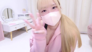 MAIKA_pyon