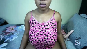 Busty-Loolah